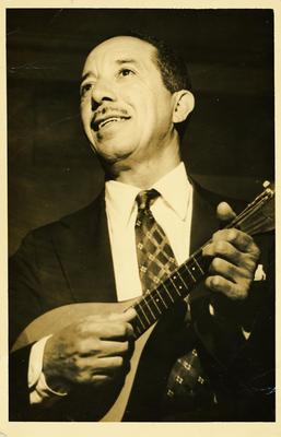 Zé Carioca com o banjo