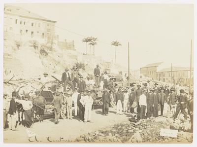 Demolição do Morro do Castelo para a construção da avenida Central