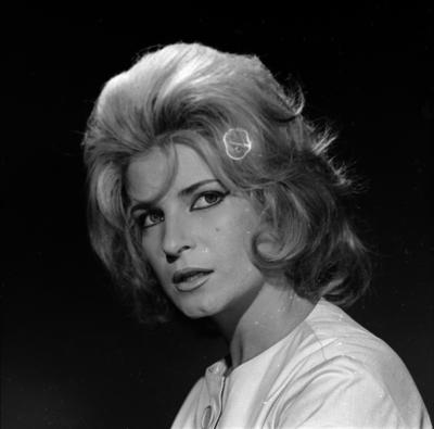 Odete Lara em campanha publicitária dos tecidos Pampillé