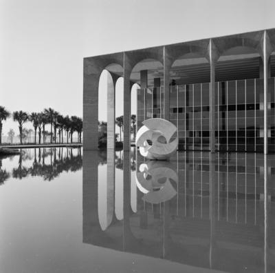 "O Meteoro", escultura de Bruno Giorgi