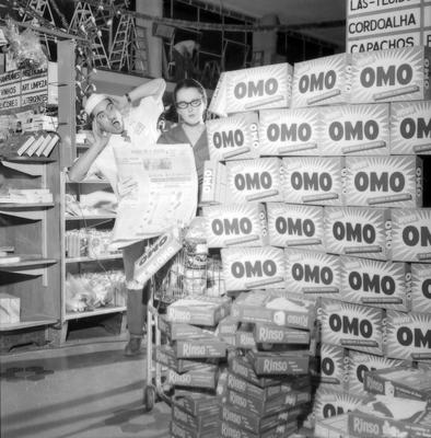 Campanha publicitária da agência Better para Folha de S. Paulo