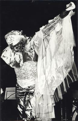 Integrante do duo Les Étoiles