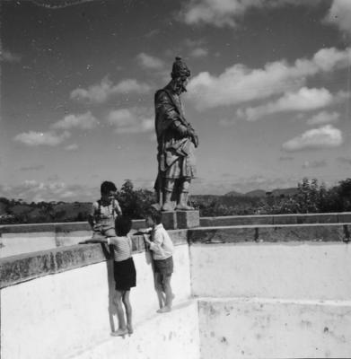Profeta Oséias, com crianças