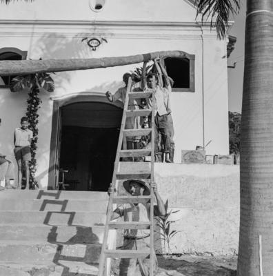 Preparativos para festa junina no Sítio Burle Marx