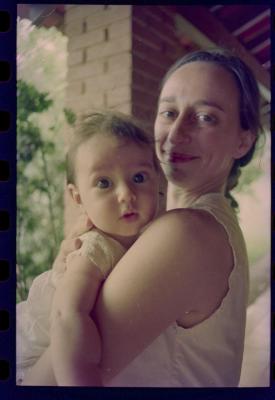 Laís Bodanzky com sua filha