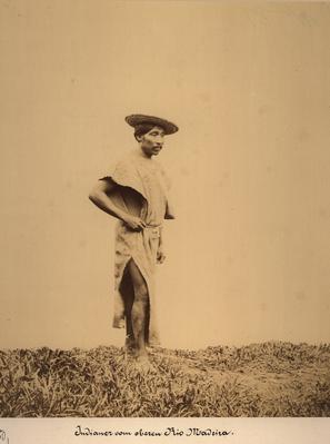 Barqueiro boliviano às margens do rio Madeira