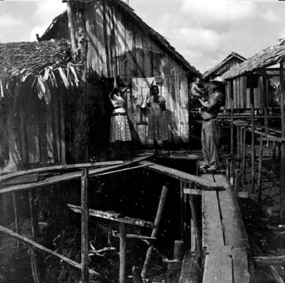 Vila da Barca, palafitas flutuantes