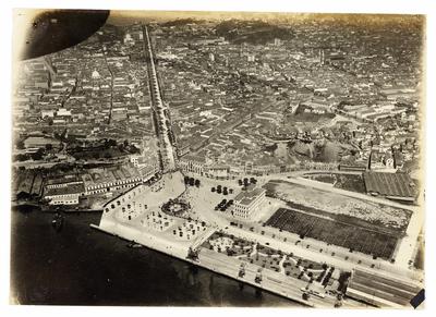 Vista aérea da Praça Mauá e da Avenida Rio Branco (antiga Avenida Central)