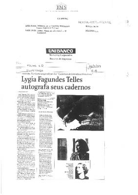 Lygia Fagundes Telles autografa seus cadernos