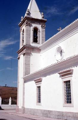 Igreja Matriz de Nossa Senhora da Conceição - vista lateral
