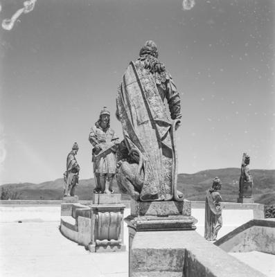 Profeta Oséias de frente e Profeta Daniel de costas