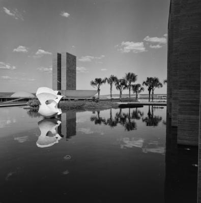 "O Meteoro", escultura de Bruno Giorgi