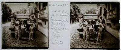 Carnaval - crianças fantasiadas