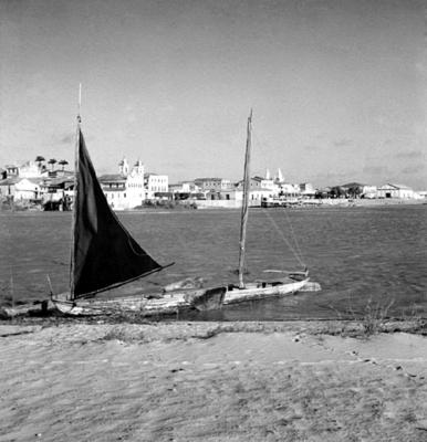 Rio São Francisco, ao fundo, Penedo
