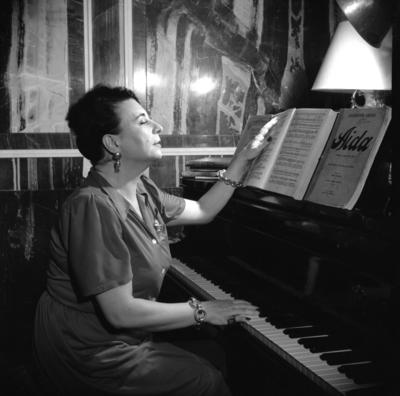 Gabriella Besanzoni Lage durante sarau