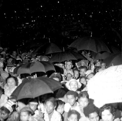 Multidão no carnaval de rua