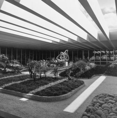 "O Canto da Noite", escultura de Maria Martins, no Salão Nobre