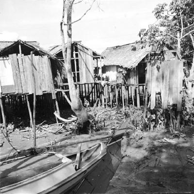 Vila da Barca, palafitas flutuantes