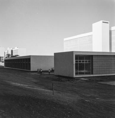 Edifícios residenciais projetados para os Institutos de Aposentadoria e Pensões