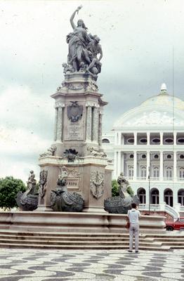 Monumento à abertura dos portos às nações amigas