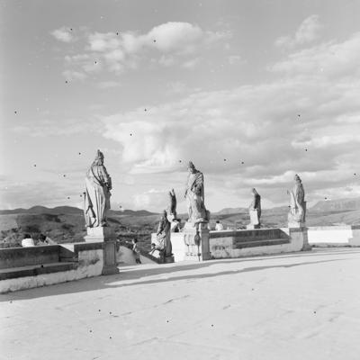 Santuário Diocesano do Bom Jesus de Matosinhos, com profetas