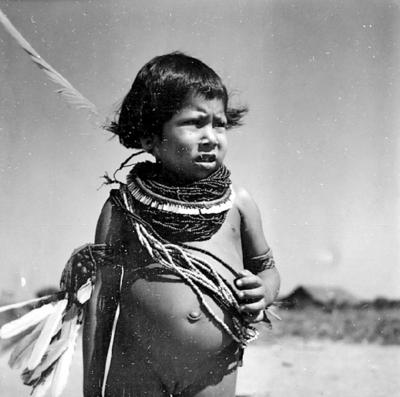 Série povo Kayapó, criança indígena