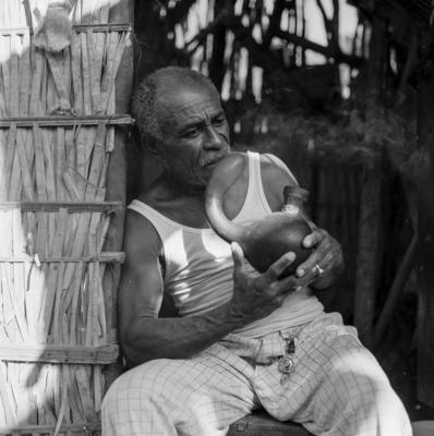 São Luís, homem fumando