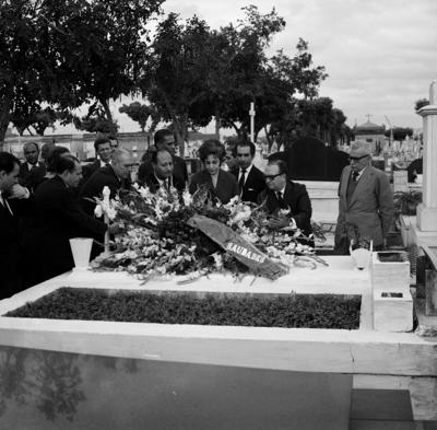 Visita ao túmulo de Armando Cavalcanti, no Dia do Compositor