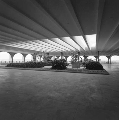 "O Canto da Noite", escultura de Maria Martins, no Salão Nobre