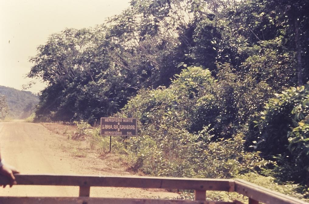 Expedição Pico da Neblina. Marco da Linha do Equador