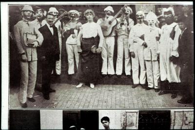 Músicos mascarados (reprodução de livro ou periódico)