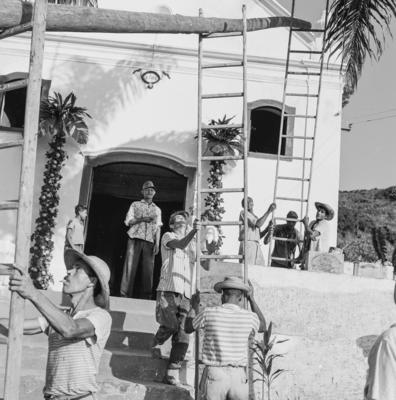 Preparativos para festa junina no Sítio Burle Marx