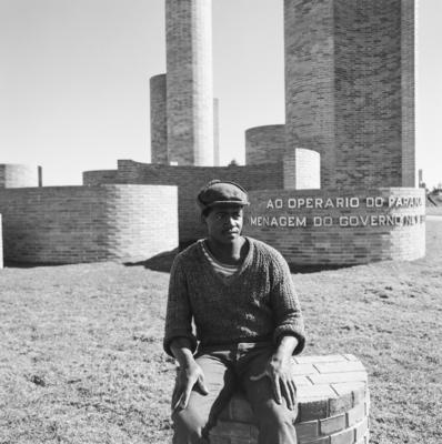 Monumento ao Operário do Paraná, do arquiteto Wit-Olaf Prochnik