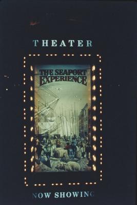 Cartaz em letreiro de teatro: "The Seaport Experience"