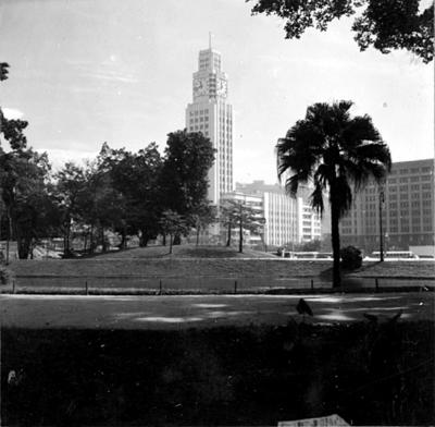 Panoramas, Campo de Santana, vendo-se ao fundo o relógio da Central do Brasil