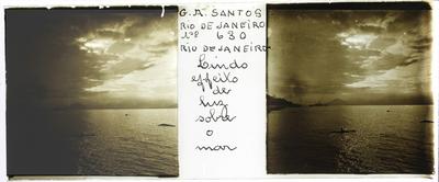 Luz do sol sobre o mar