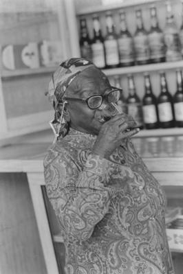 Maria Miné no mercado