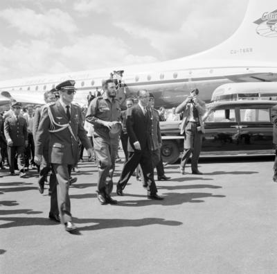 Visita de Fidel Castro, presidente de Cuba com Juscelino Kubitschek , em visita ao Brasil