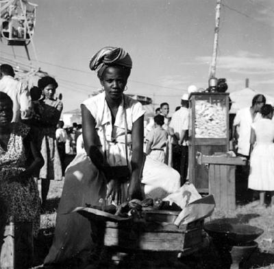 Vendedora de acarajé na procissão de Nosso Senhor dos Navegantes