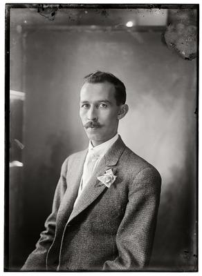 Chichico Alkmim fotografado por sua esposa, Miquita