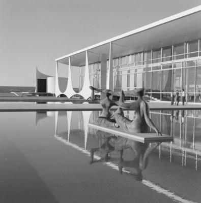 Escultura "As Iaras" ou "As Banhistas", de Alfredo Ceschiatti