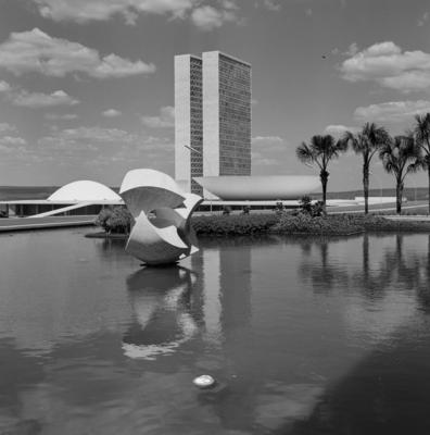 "O Meteoro", escultura de Bruno Giorgi