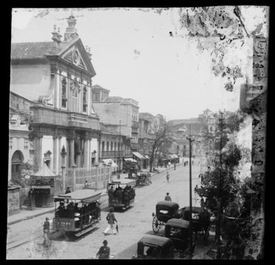Rua Primeiro de Março; destaque para a Igreja da Irmandade da Santa Cruz dos Militares