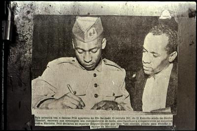 Pelé no Exército (reprodução de periódico)