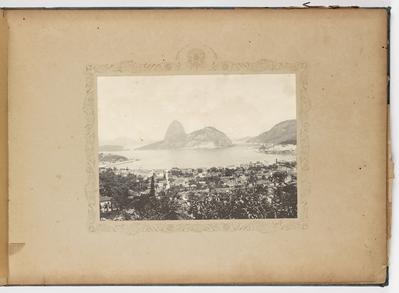 Bairro, enseada de Botafogo e morro do Pão de Açúcar; vistos da atual rua Oswaldo Seabra