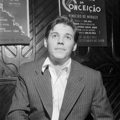 Tom Jobim na estréia da peça "Orfeu da Conceição"