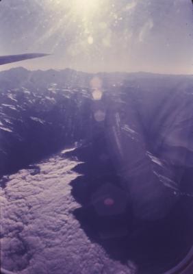 Vista aérea da janela do avião