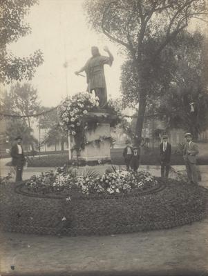 Estátua de João Caetano
