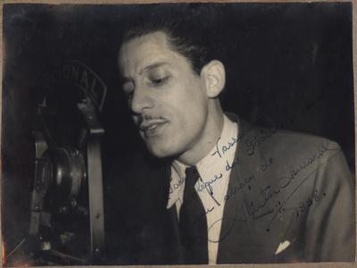 Nestor Amaral ao microfone