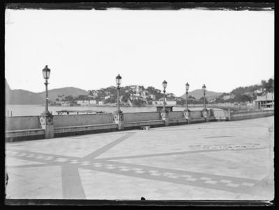 Avenida Beira-Mar; ao fundo, Igreja de Nossa Senhora da Glória do Outeiro